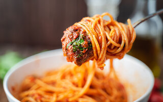 Espaghetti con Pomodori Secchi