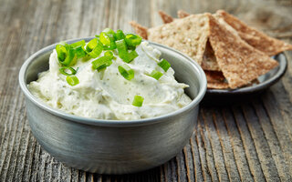 Dip de Queijo Minas com Iogurte