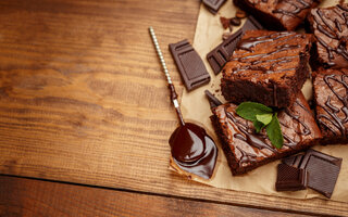 Brownie com ganache de creme de avelã