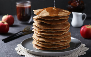 Pancake com Purê de Lungo e Maçã