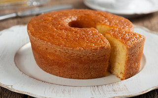 Bolo de Leite Moça e Queijo