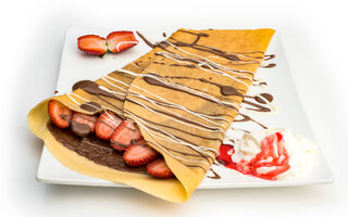 Crepe de Chocolate com Morangos