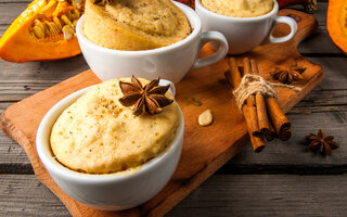 Bolinho de Caneca de Maçã e Canela