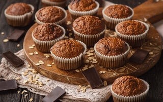 Muffin de Aveia, Chocolate e Maçã