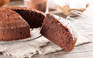 Bolo de Cacau com Coco sem Glúten e sem Lactose