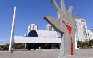 Gêmeos | Uma manhã no Memorial da América Latina