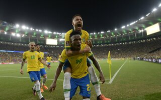 2/12 - Camarões x Brasil, às 16h