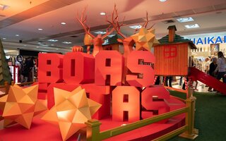 Decoração de Natal construída em papel mescla arte, inovação e responsabilidade social