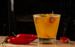 Caipirinha De Tangerina Com Pimenta Dedo De Moça