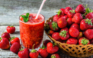 Smoothie de morango com iogurte