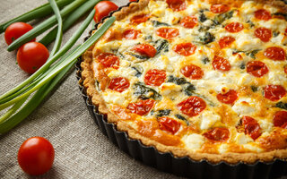 Quiche de Tomates com Manjericão