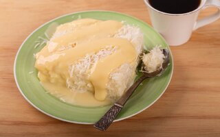 Bolo de Tapioca com Leite Condensado