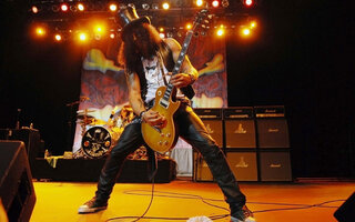 Slash feat Myles Kennedy & The Conspirators