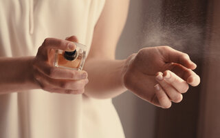 2. Simpatia do Perfume Atrativo
