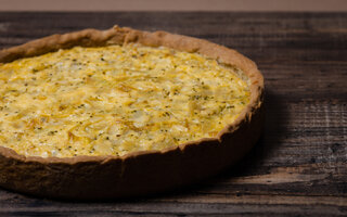 Quiche de cebolas caramelizadas