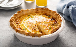 Quiche de gorgonzola e nozes