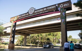 São Roque | 60 km (cerca de 1h)