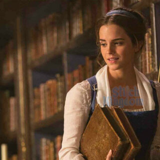 Cinema: Emma Watson aparece em novas imagens de "A Bela e a Fera"