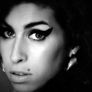 Música: Fundação Amy Winehouse abre competição de covers para arrecadar fundos