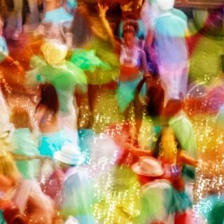 Música: 12 marchinhas e sambas-enredos que vão embalar o seu Carnaval
