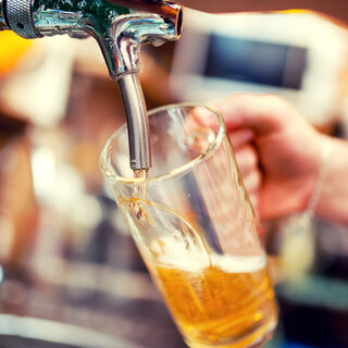 Bares: Fridays oferece double chopp Brahma o dia todo nesta sexta-feira (23); saiba mais!