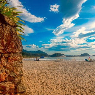 Viagens Internacionais: Quase secretas: 5 praias reservadas para conhecer no Guarujá 