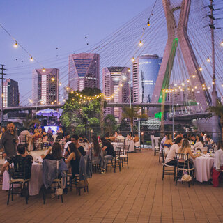 Bares: 10 bares com mesas ao ar livre que já voltaram a funcionar em São Paulo