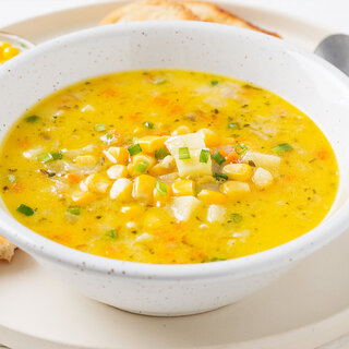 Receitas: Sopa de creme de milho com frango é opção saborosa para os dias frios; veja a receita!