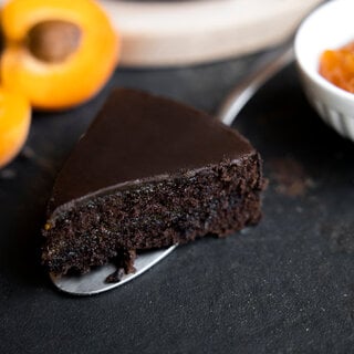 Receitas: Receita de torta de chocolate com damasco vai te surpreender pelo sabor; confira o passo a passo!
