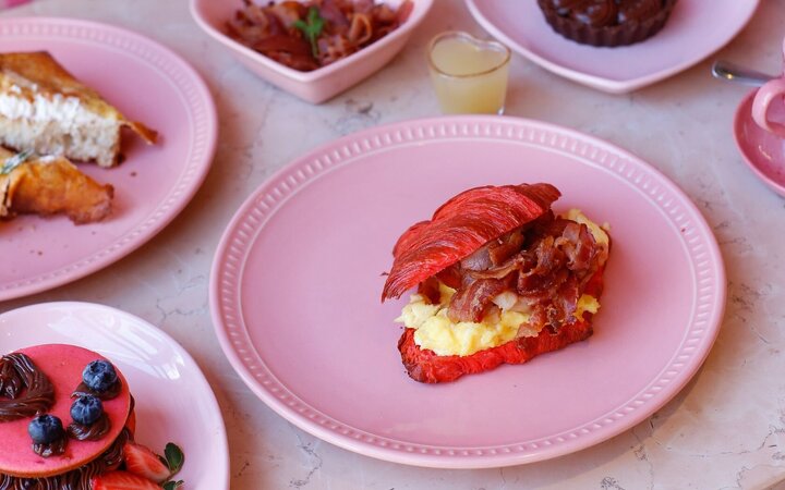 Cafeteria cor de rosa e instagramável nos Jardins vai te levar ao ...