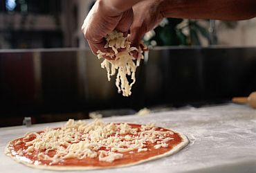 Mozzarella Pizzas - Lagoa Nova