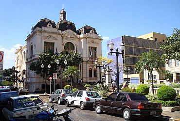 Palácio Rio Branco sedia, entre outros órgãos, o Gabinete do Prefeito de Ribeirão Preto