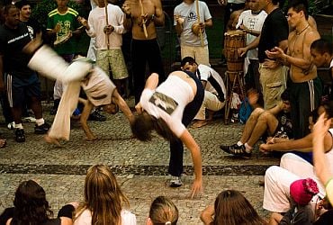 Arte: Centro Cultural Da Capoeira Raízes Do Brasil