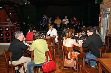 Bares (antigo): Vinnil Cultura Bar