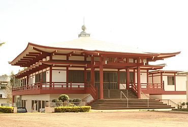 Viagens: Templo Budista Jodoshu Nippakuji