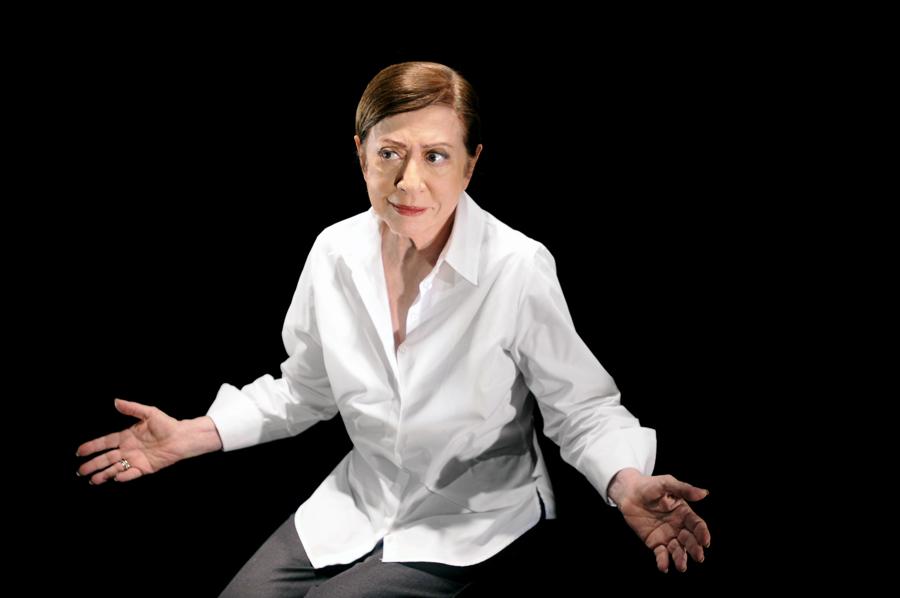Fernanda Montenegro vive Simone de Beauvoir