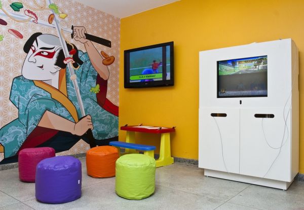 De área kids com jogos a menu especial, restaurantes para ir com as  crianças no Rio de Janeiro