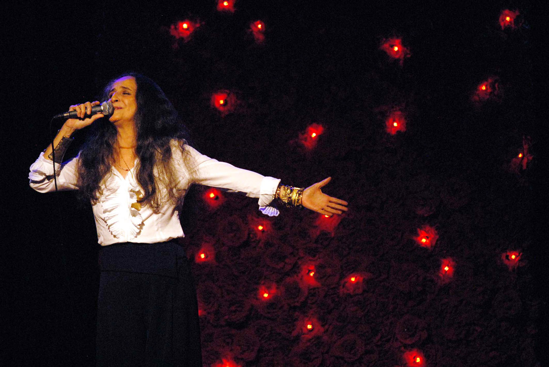Shows: Maria Bethânia canta Chico Buarque. Veja como foi!