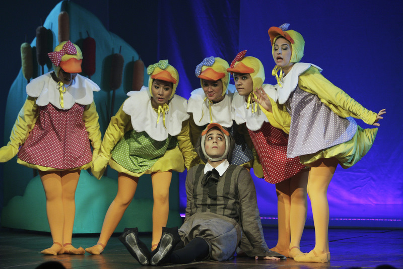 Arte: O Patinho Feio