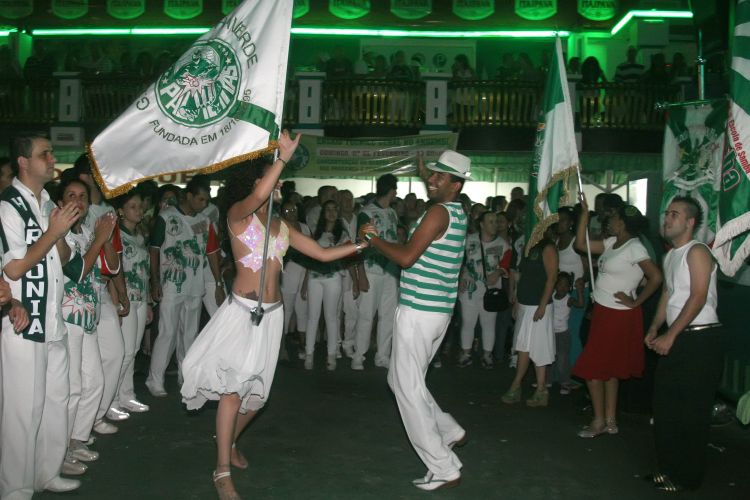 Shows: Escola de Samba Mancha Verde