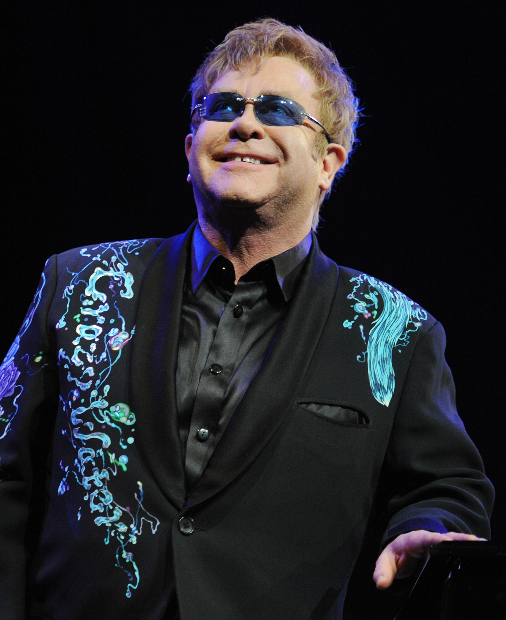 Shows: Elton John confirma shows no Brasil em 2013