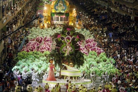 Conheça o samba-enredo da Mangueira para 2013