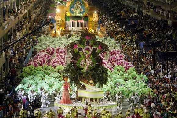 Viagens: Conheça o samba-enredo da Mangueira para 2013