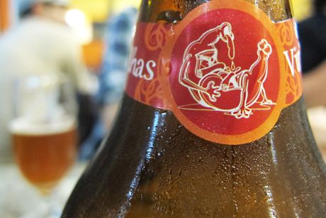 Noite: Velhas Virgens lança cerveja rock'n'roll