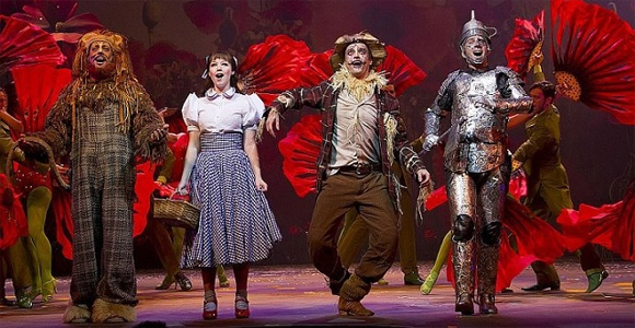 Arte: O Mágico de Oz - O Musical