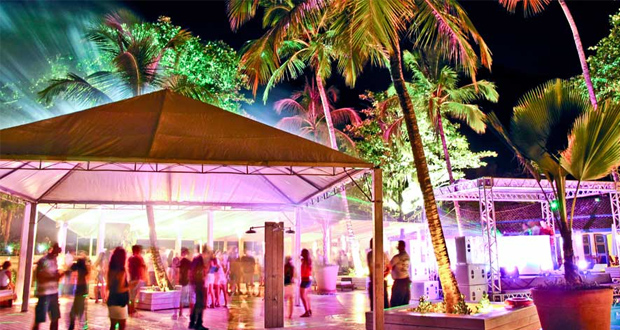 Baladas: Réveillon Sea Club em Ilhabela