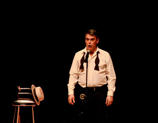 Shows: Stand-up comedy com Hélio Barbosa em Curitiba