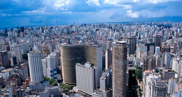 Saiba o que abre e o que fecha no feriado de 15 de novembro de 2013.