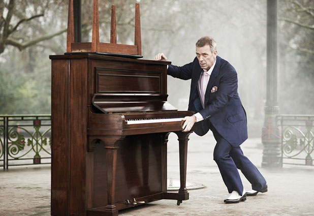 Arte: Hugh Laurie com a banda Copper Bottom Band em Curitiba