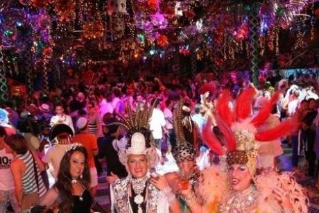 Shows: Baile Gala Gay